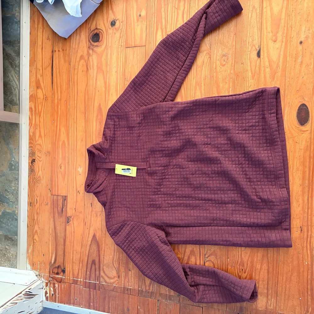 all in motion Quilted Hooded Pullover in Plum